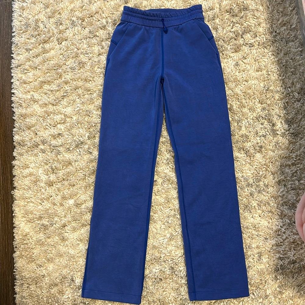 Lululemon Softstreme High-Rise Pant
Regular